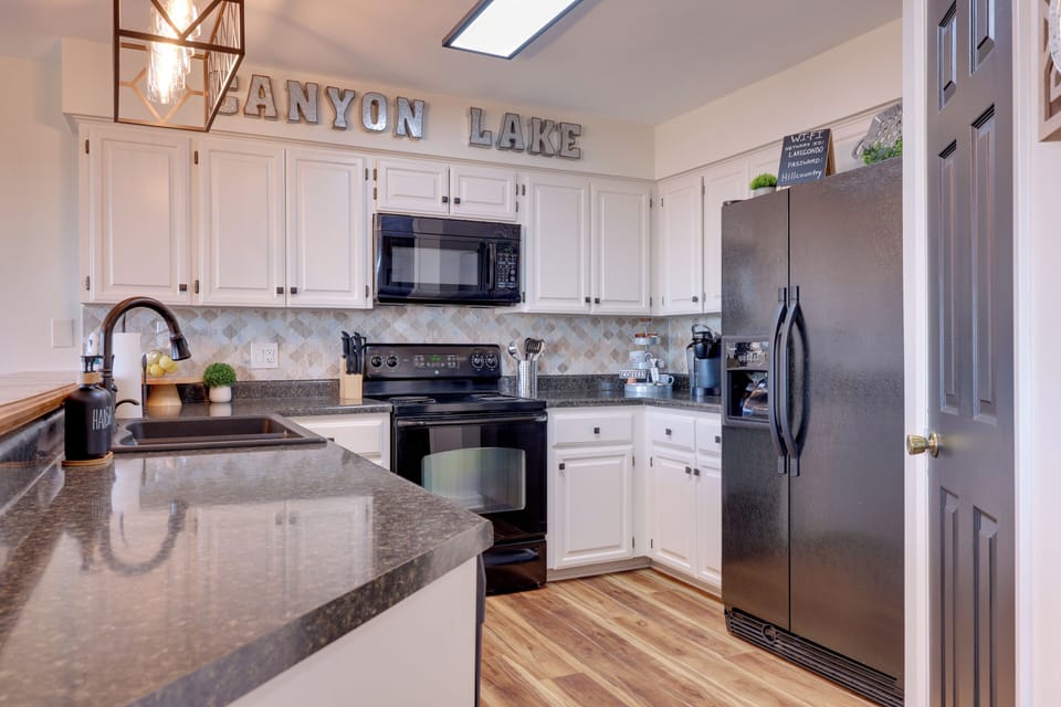 Kitchen | Keurig Coffee Maker | Dishwasher | Crockpot