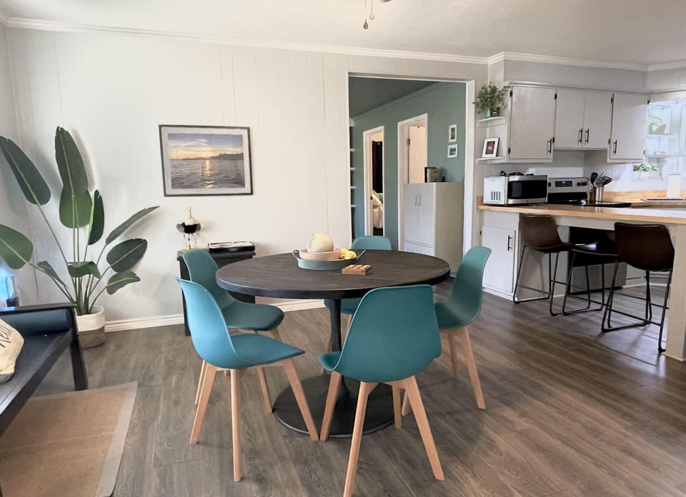 Open Dining & Kitchen spaces - great for a few or a crowd!