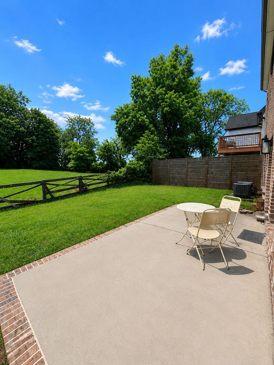 Outdoor dining