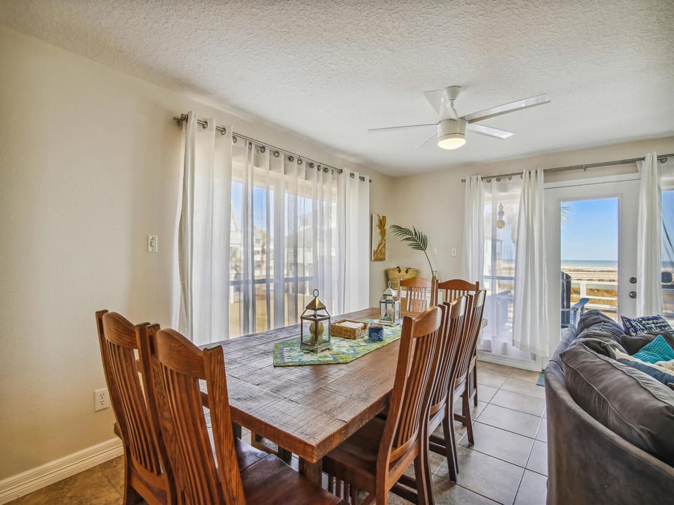 Dining Area - Seating For 10, Gulf Views - First Level