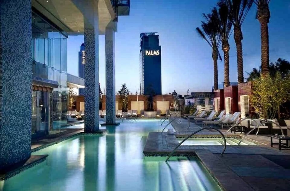 Night view of Laguna Pool & kitchen.  Check out the amazing brunch!
