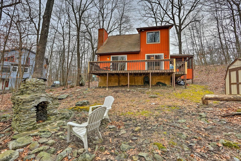 Bushkill Vacation Rental | 3BR | 2BA | Stairs Required | 1,500 Sq Ft