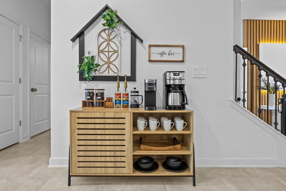 Whether you're seeking a morning pick-me-up, a mid-day break, or an after-dinner indulgence, our coffee bar is the perfect retreat for coffee enthusiasts and luxury seekers alike.