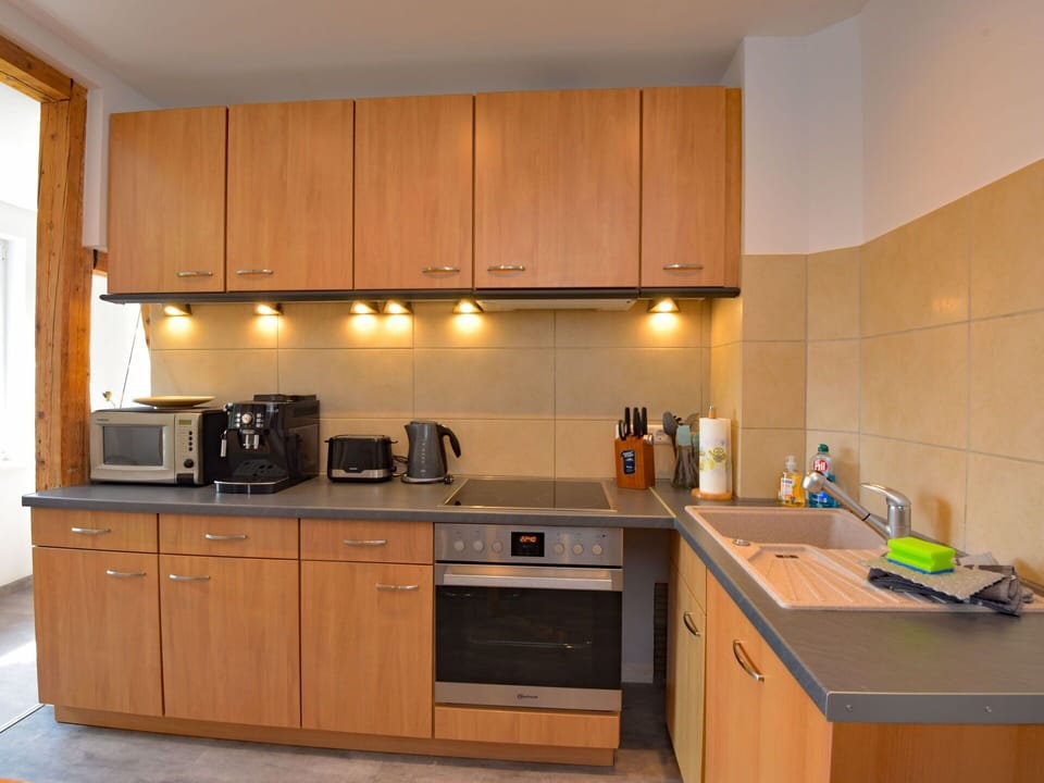 Cabinetry, Countertop, Kitchen Sink, Property, Kitchen Stove, Kitchen, Kitchen Appliance, Home Appliance, Sink, Wood