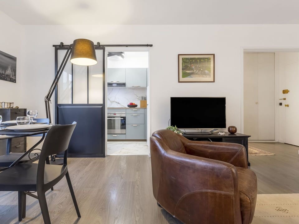 Furniture, Picture Frame, Table, Couch, Comfort, Wood, Television, Living Room, Interior Design, Building