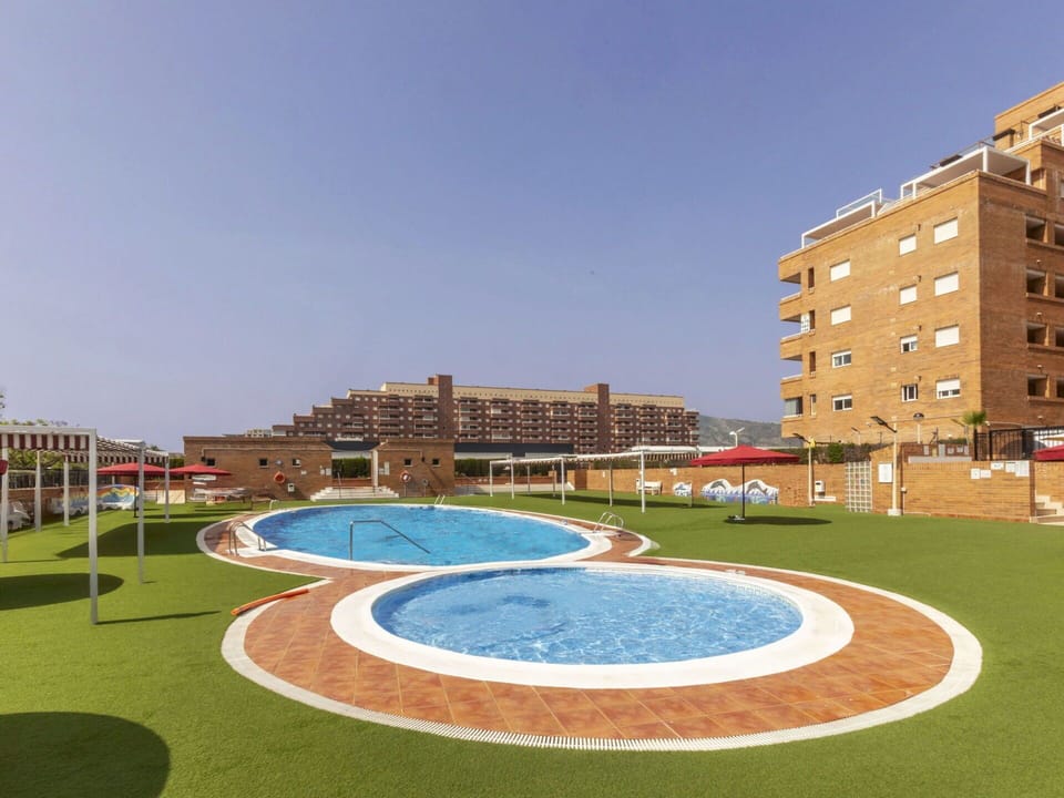 Apartment, Condominium, Shade, Hotel