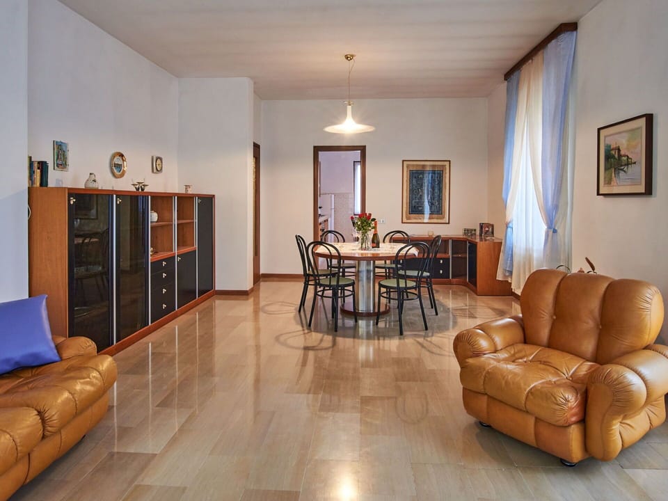 Water, Sky, Cloud, Swimming Pool, Building, Tree, Aqua, Leisure, Resort Town, Plant