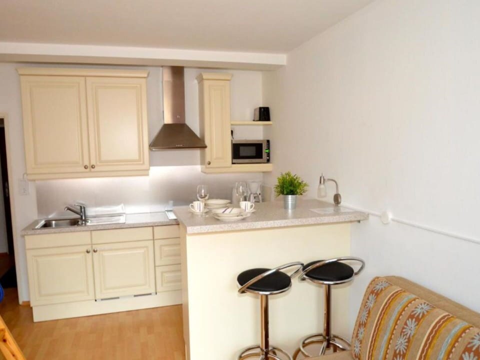 Wood, Floor, Flooring, Shelving, Shelf, Hardwood, Wood Stain, House, Building, Plank