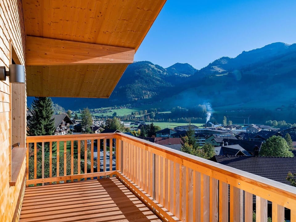 Sky, Property, Daytime, Azure, Building, Wood, Architecture, Sunlight, Mountain, Porch