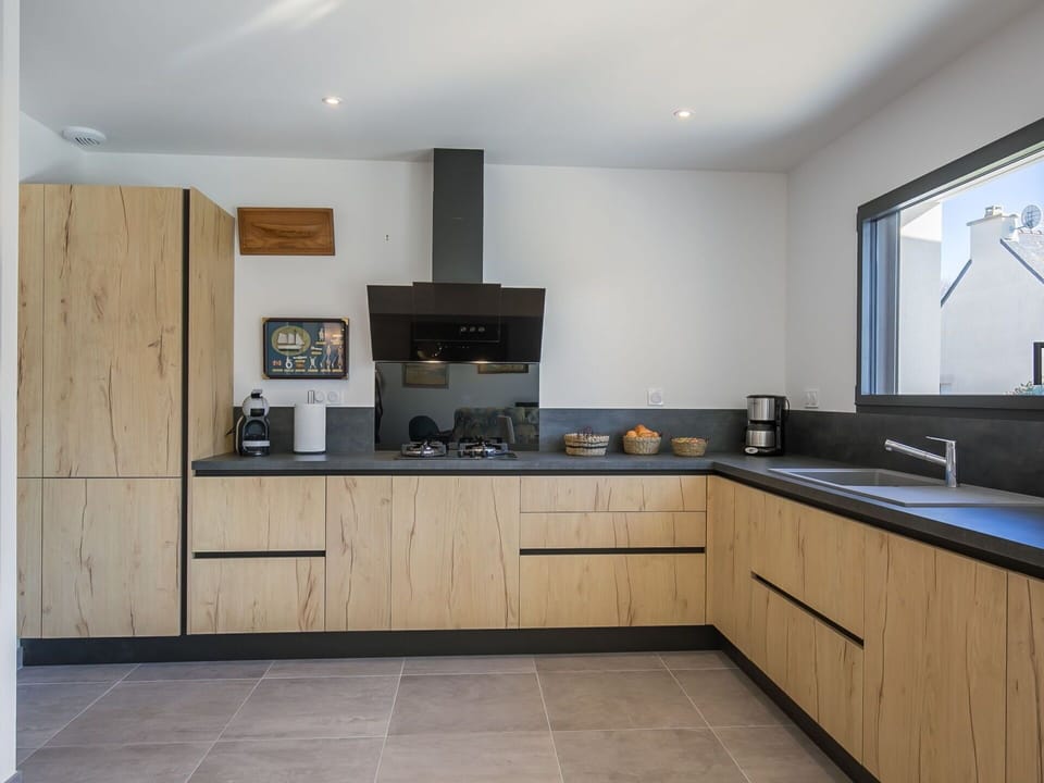 Cabinetry, Countertop, Property, Furniture, Tap, Sink, Kitchen Sink, Kitchen, Wood, Kitchen Stove