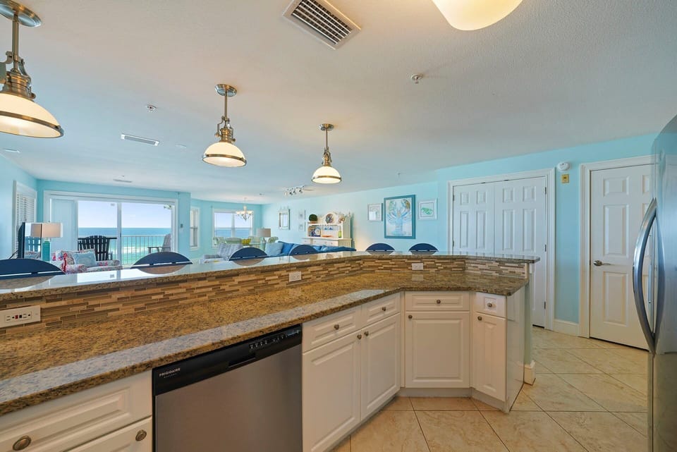 Crystal Dunes 401 - Crystal Beach - Kitchen