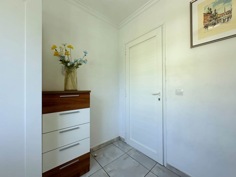 Bedroom 2-2