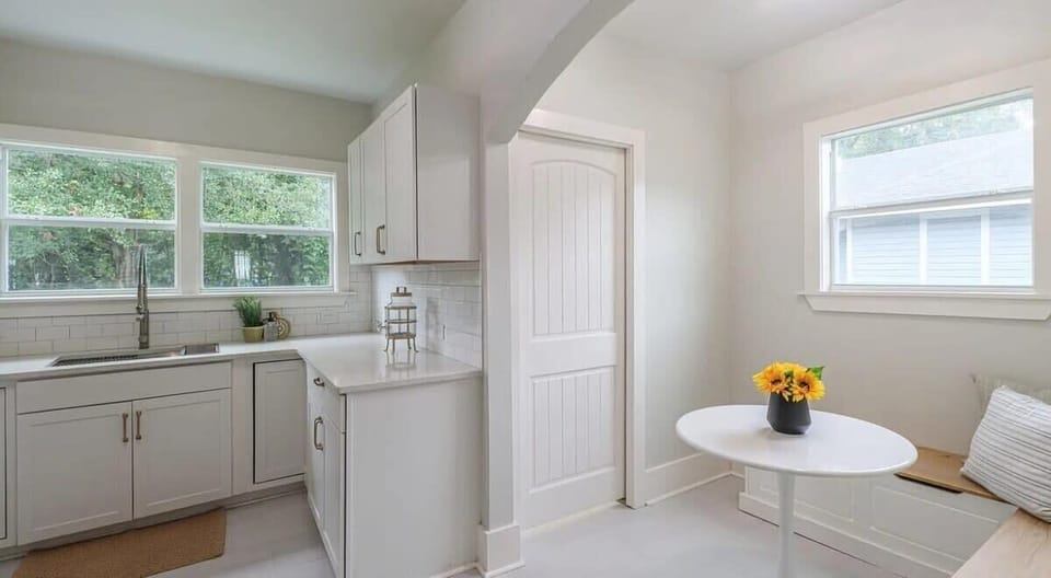 Kitchen & Nook