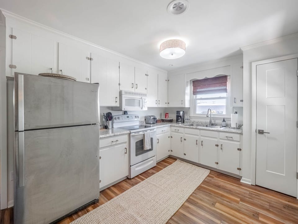 Full Size Kitchen