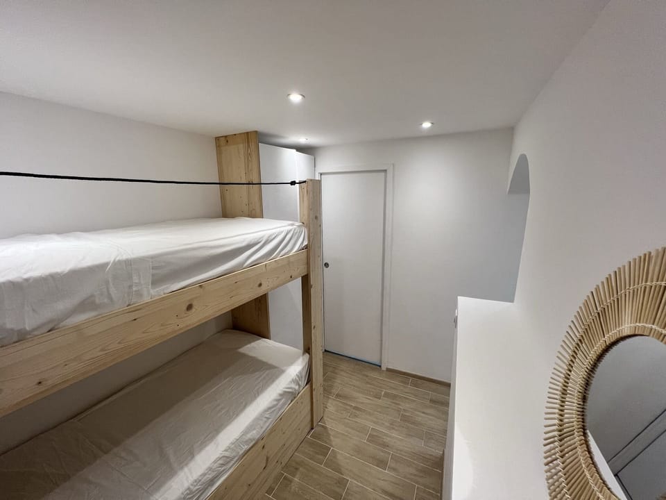 Chambre lits superposés vue opposée 