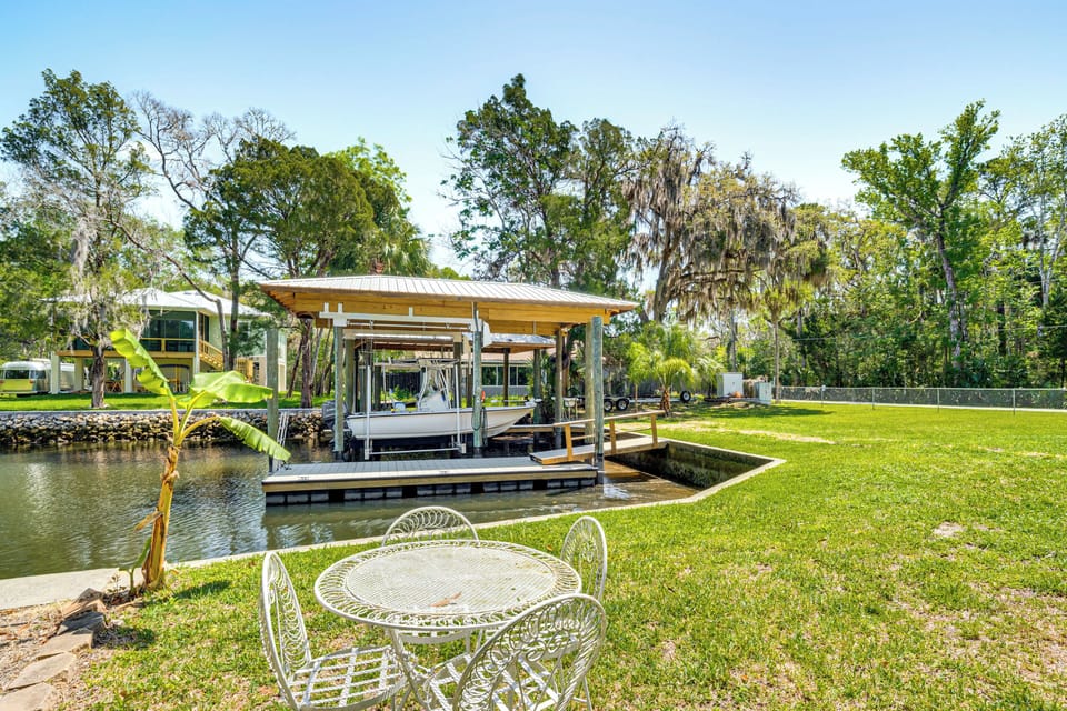 Dock | Filet Station