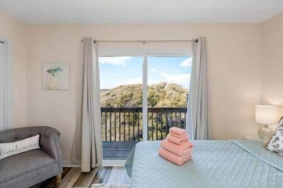 Amazing sound views and sunsets from the queen suite.