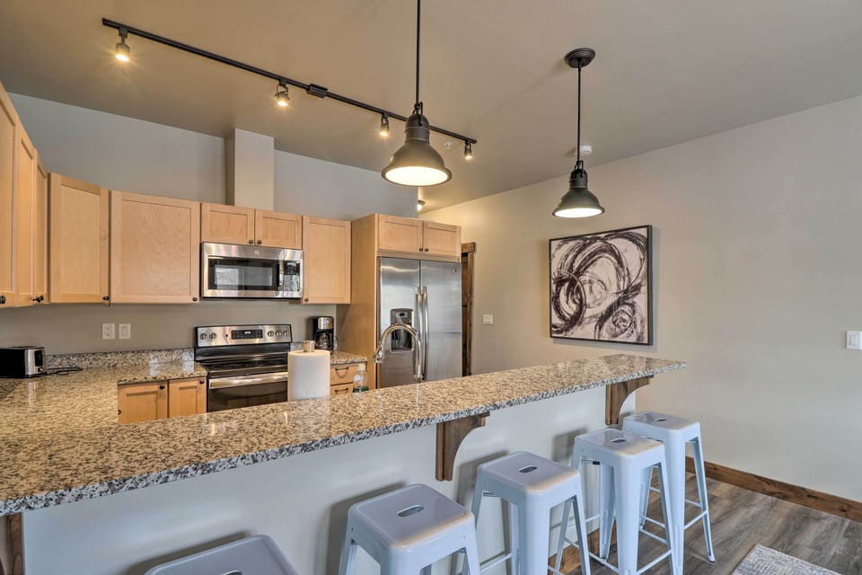 Kitchen | Cooking Basics | Breakfast Bar