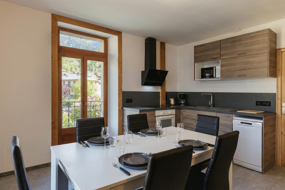Kitchen and dining area