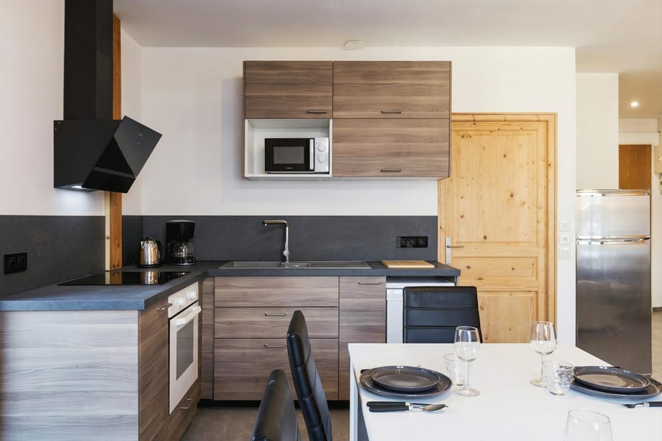 Kitchen and dining area