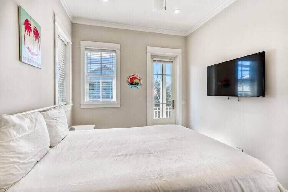 Carriage House Bedroom with TV!