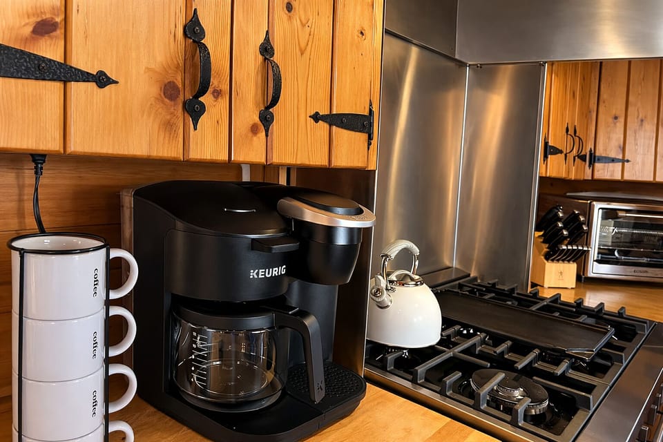 Kitchen - Coffee & tea pot