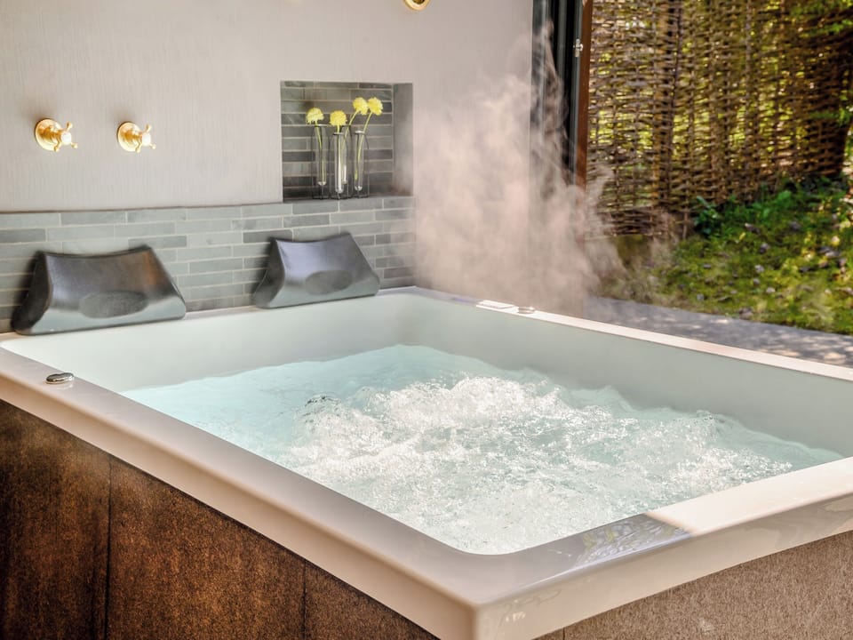 Bathroom | The Learpool Barn, Welland, near Malvern