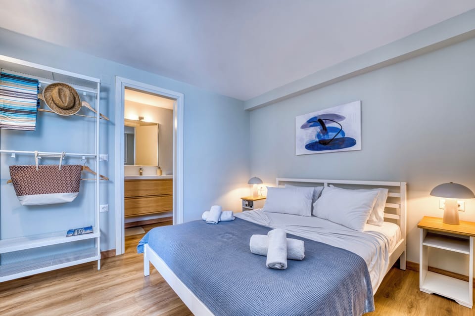 The 2-bedroom beach suite can accommodate up to 4+1 guests