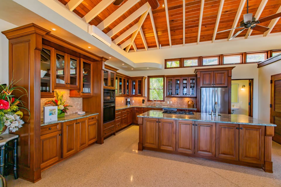 Full kitchen