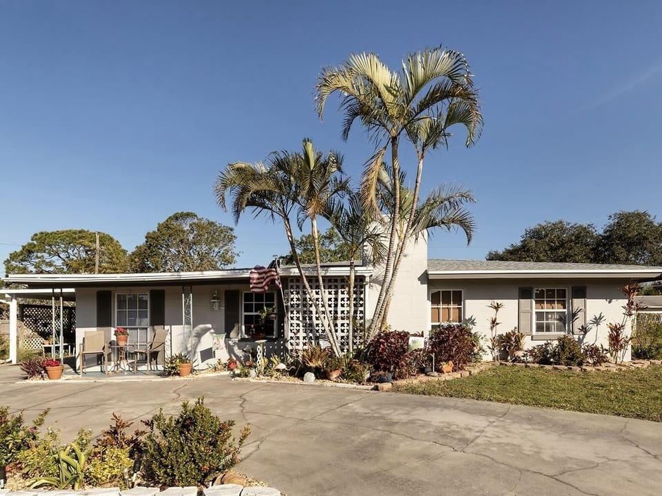 Welcome to Four Palms Venice