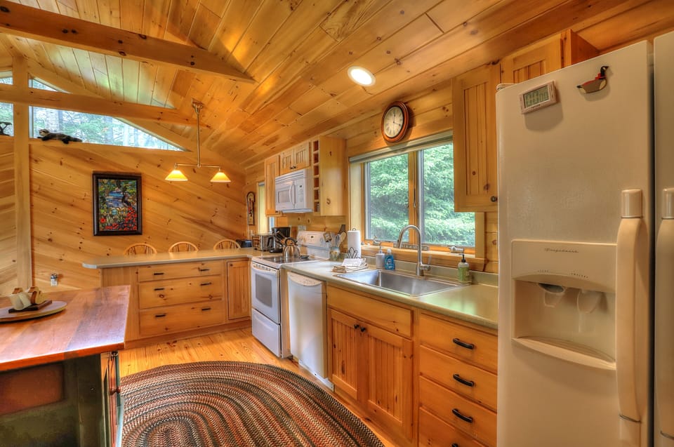 Fully applianced kitchen