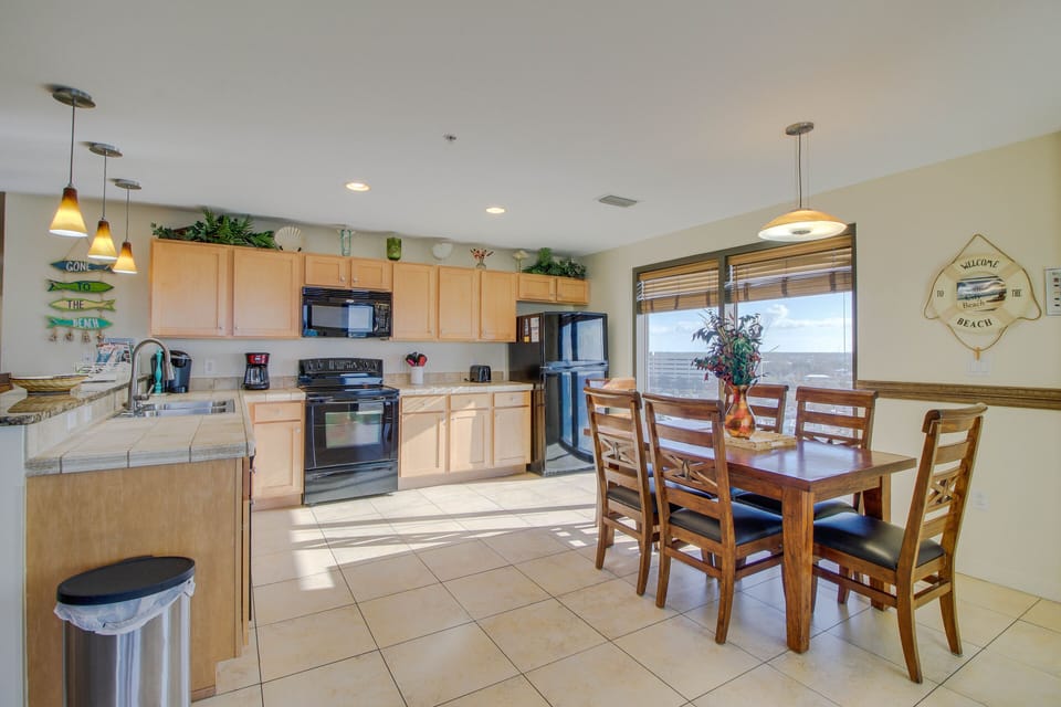 Large Kitchen to Prepare All of Your Favorite Meals!