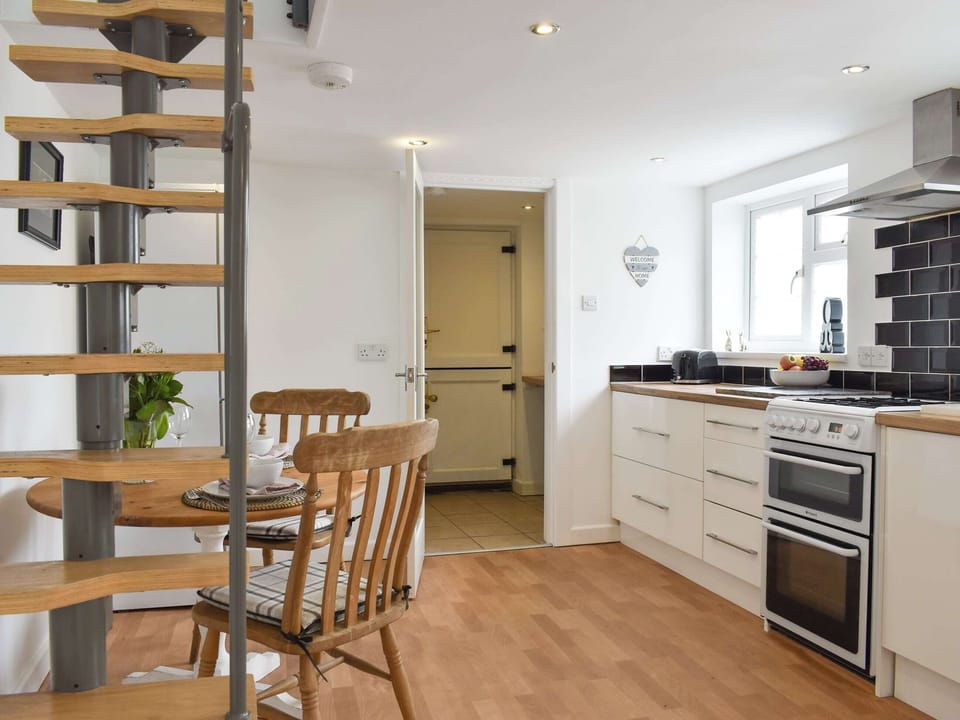 Kitchen/diner | Wisteria Cottage, Sway, near Lymington