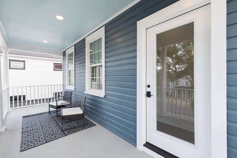 Private Porch Overlooking King Street