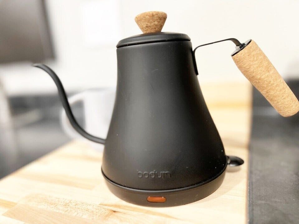 Looking for the perfect cup of tea? Look no further than our Bodem Gooseneck water kettle: delivering a hot, flavorful brew every time!