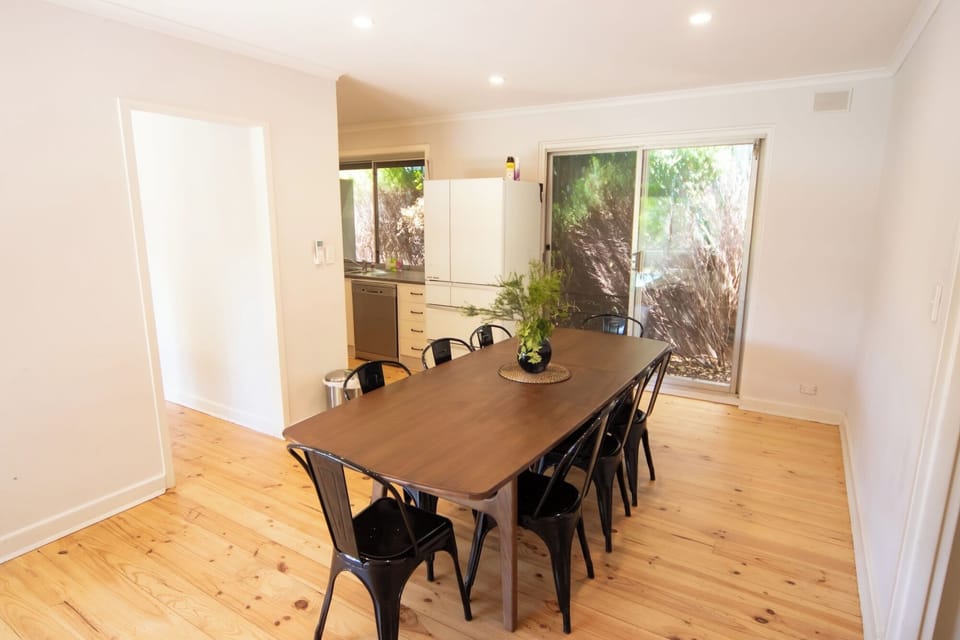 A true all-rounder, suitable for extended holidays, weekend getaways, or working holidays.