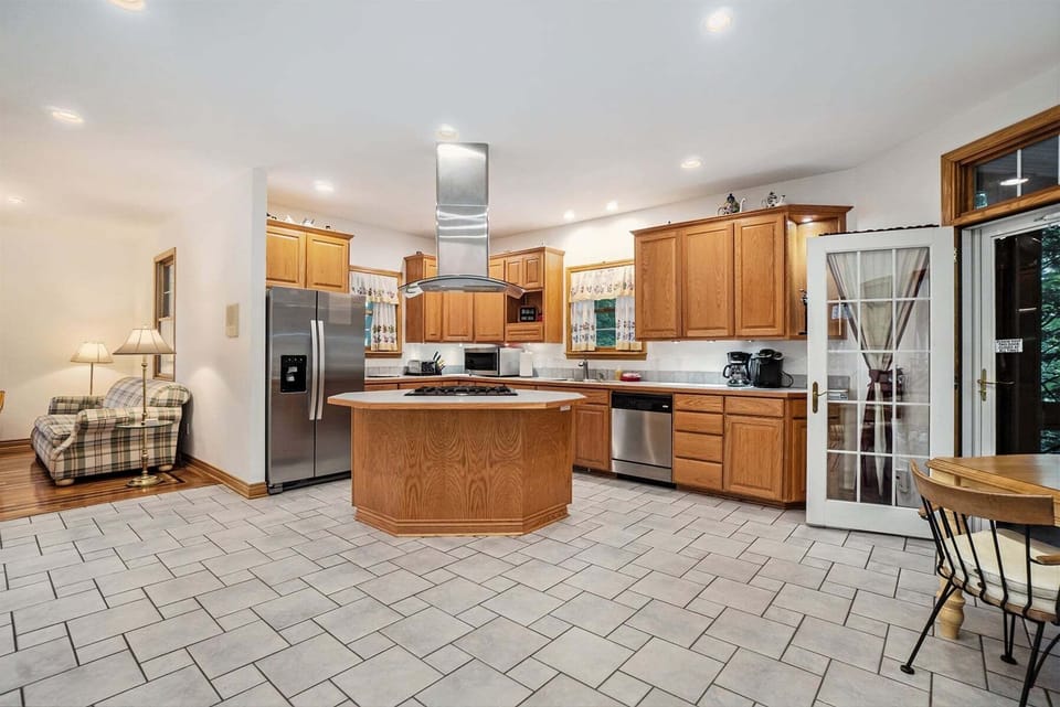 Plenty of space for everyone to help out with the cooking