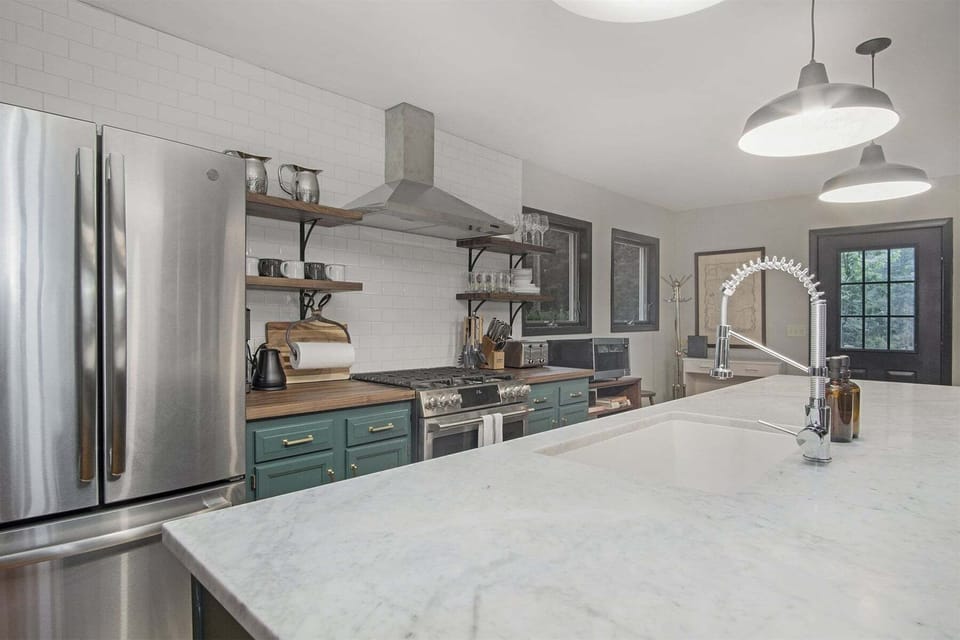 Fully equipped kitchen with everything you need for a meal at home