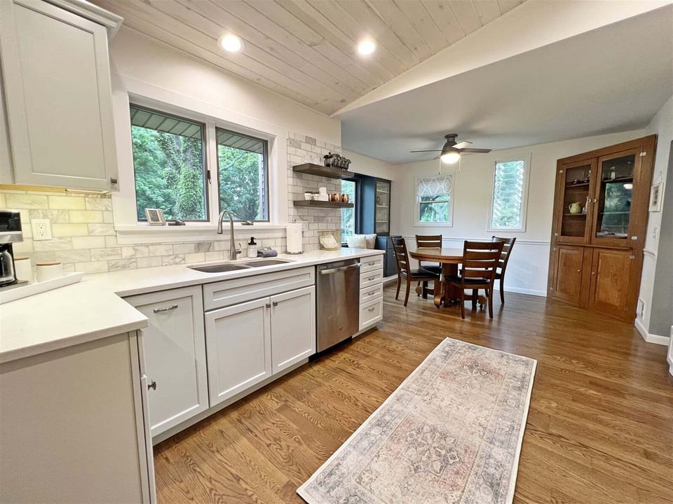 Upgraded kitchen with a dining nook