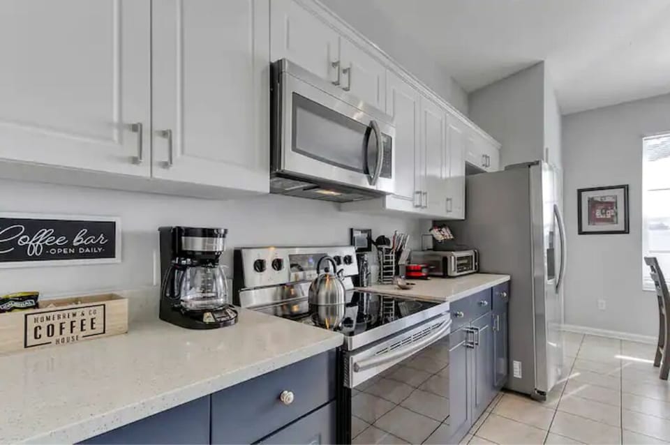 fully stocked and remodeled kitchen in Dec 22
