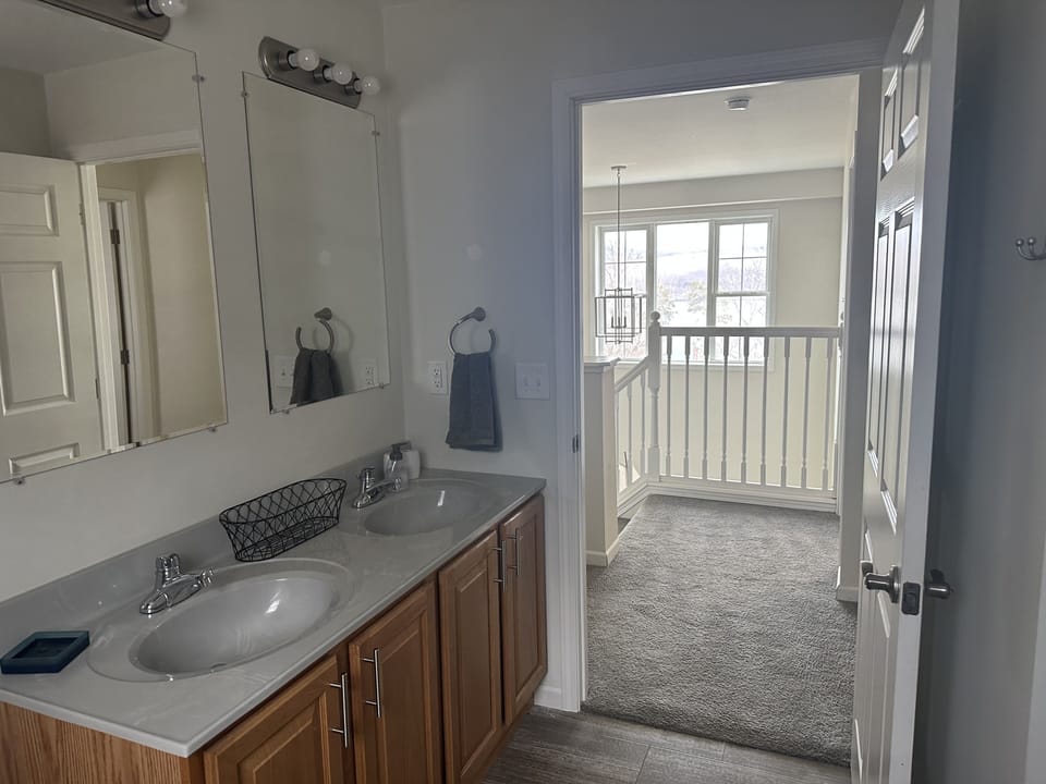 2nd bathroom