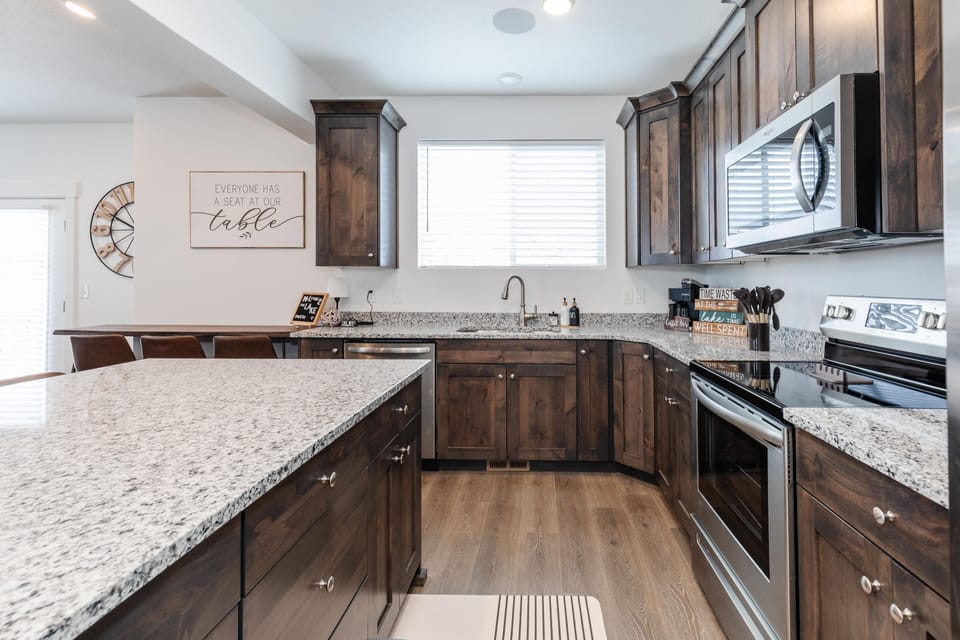 Kitchen - full equipped to assist with preparing all of your meals 