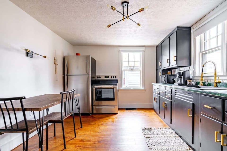 Channel your inner chef in this kitchen! ‍