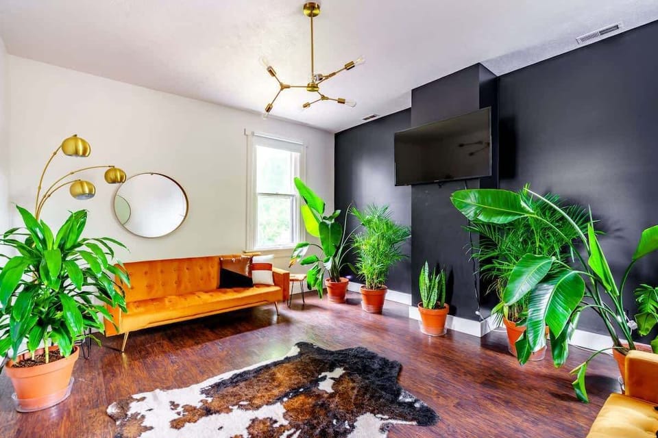 Step into the unexpected: our Pet-Friendly Vacation Rentals in Ohio Chillicothe venue defies convention with an edgy blend of industrial chic and vibrant greenery. Say goodbye to ordinary events and hello to viral-worthy celebrations in a space that'