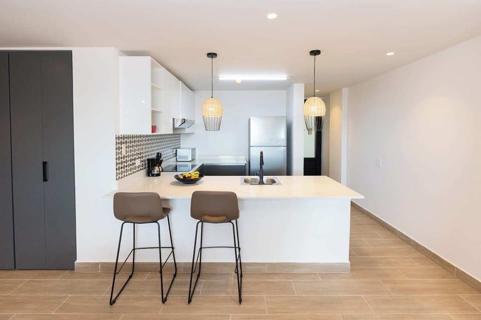 Cocina con desayunador / Kitchen with breakfast island 
