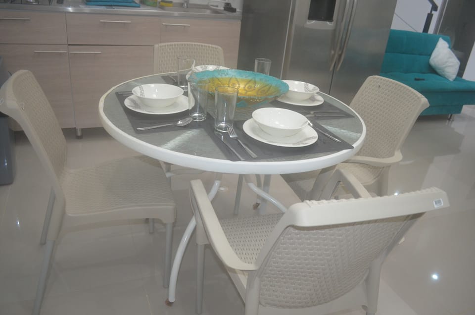 Casa Castillo Dining table

 Mesa de comedor Casa Castillo