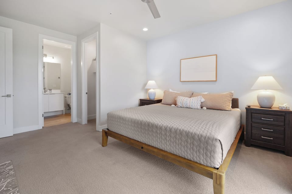 Private Suite, King Bed