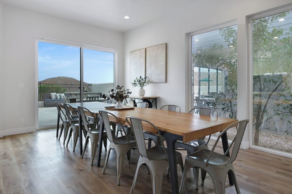 Dining Area: Seats 12 comfortable with 5 additional seats at the bar.  We also have additional chairs available for use in the garage