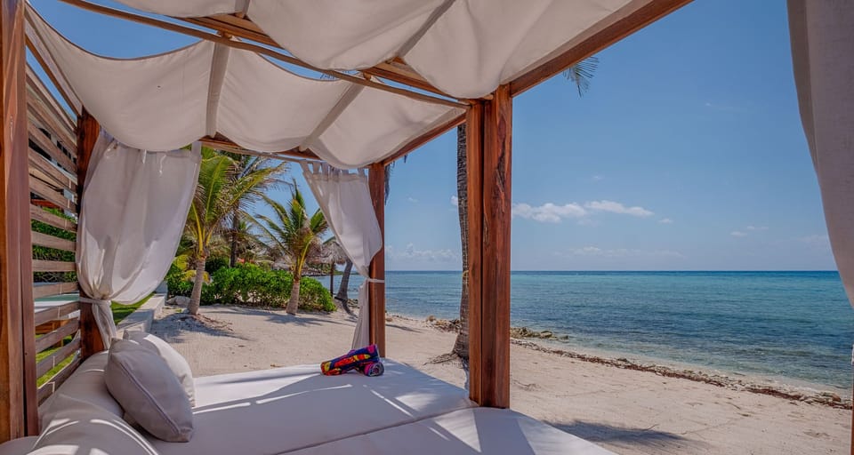Casa Azanik beach bed