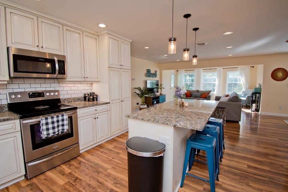 Kitchen has Bar Seating